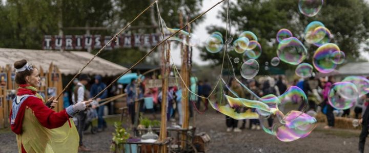 30. Folklorum – Turisedische Festspiele mit „Zweieinhalb Tage und Nächte Anderssein“ (Unterhaltung / Freizeit | Neißeaue)