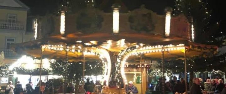 Weihnachtsmarkt auf dem Brunnenplatz (Unterhaltung / Freizeit | Bad Pyrmont)