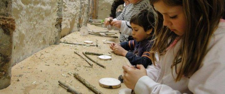 Kinderferienprogramm: „Steinzeitwerkstatt in den Pfahlbauten“ (Unterhaltung / Freizeit | Uhldingen-Mühlhofen)